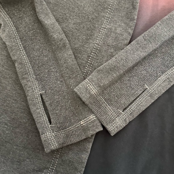 Lululemon Athletica Awareness Wrap Hooded Jacket Gray Ombré Size 2 - Picture 9 of 12